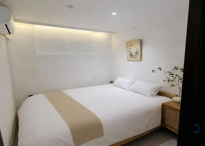 빌라 서촌 한옥 독채 #seochonhanok #privatehouse #10인 #4br2ba #경복궁역5분 #gyeongbokgung #북촌 #광화문 #인왕산